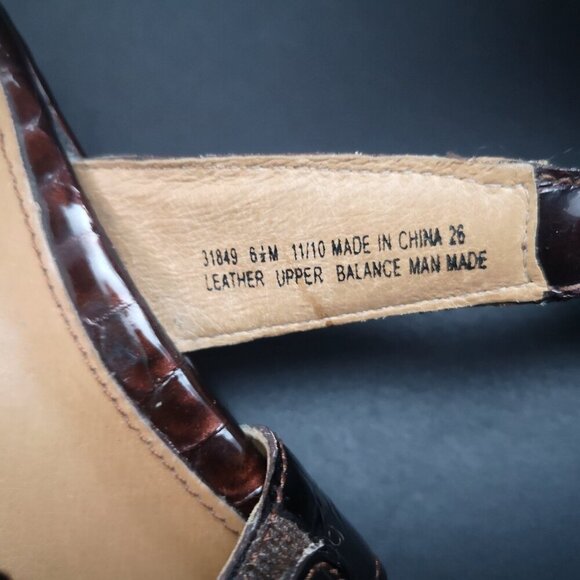 Clarks Artisan Ladies Size 6.5 Leather Upper Brown Crocodile Pattern Sandals - Picture 7 of 8